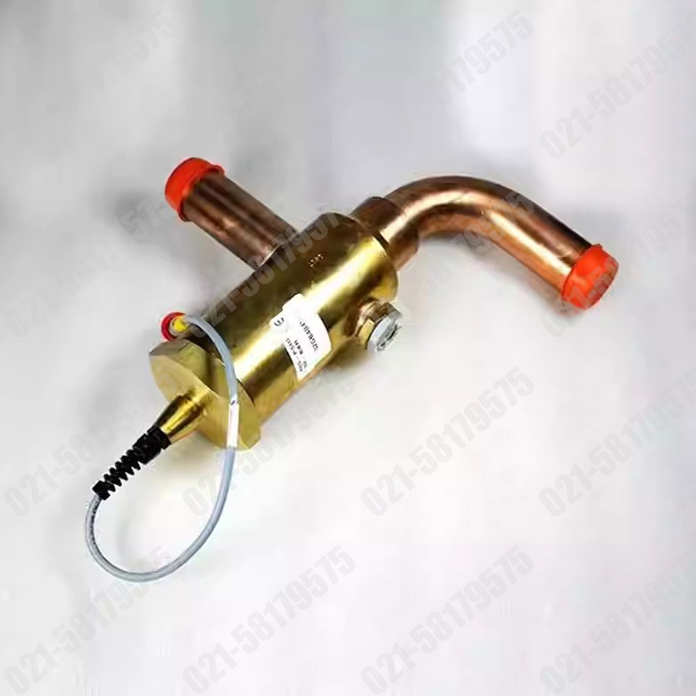 开利中央空调冷水机组，开利电子膨胀阀，30HXCHXY水冷螺杆机组，32GB404534